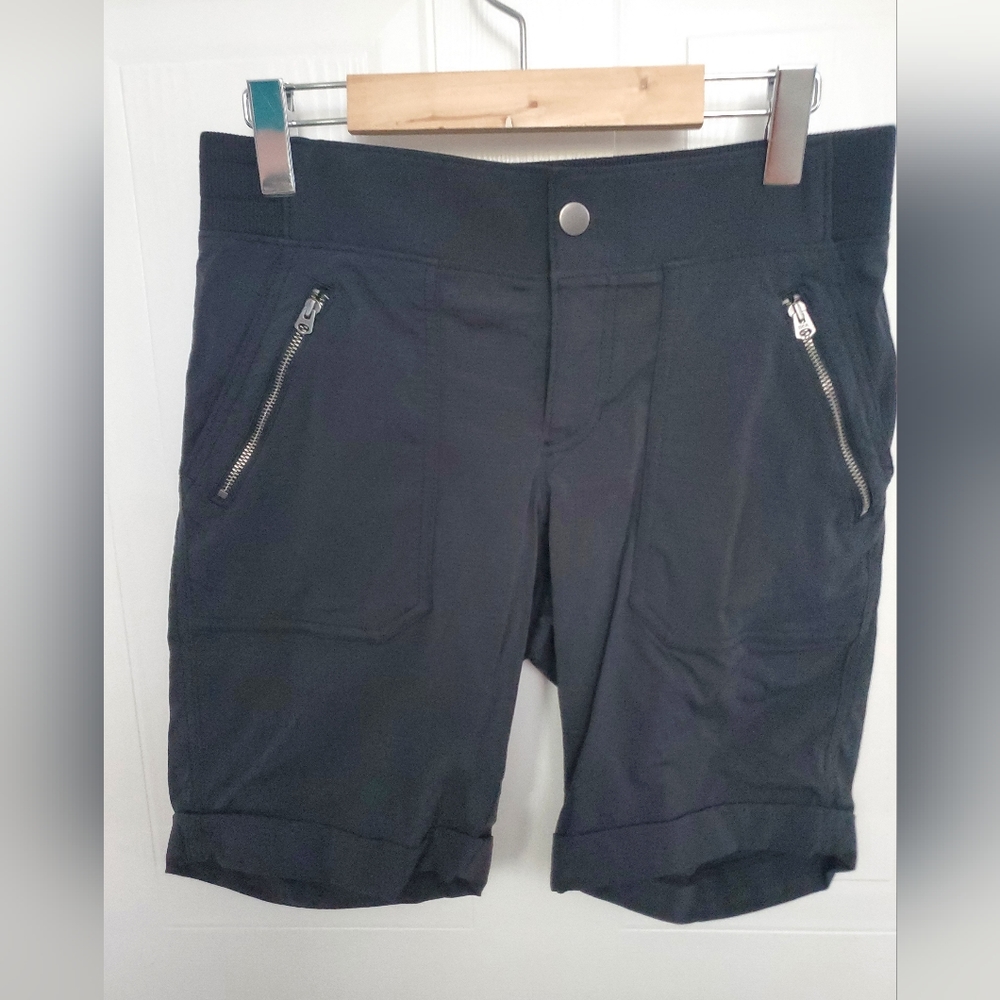 Athleta cuffed  shorts